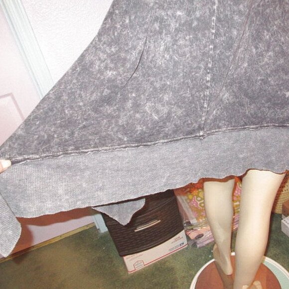 Y2K Vtg VOCAL Studded ARROWS Tunic TOP Size L ACID WASH Sharkbite THERMAL Grunge - Picture 10 of 11